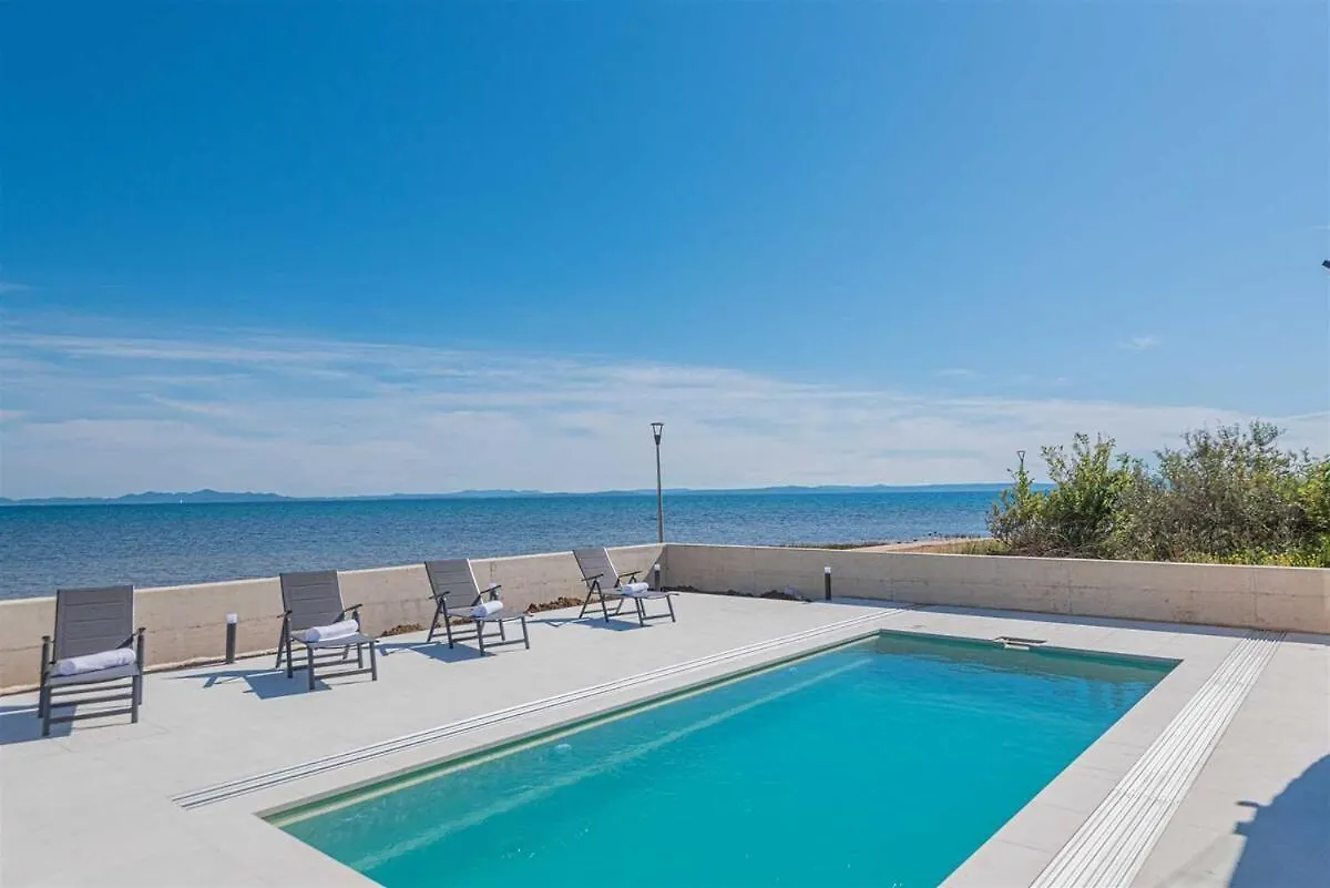 Villa Serena Luxury Seafront Escape With Pool Privlaka