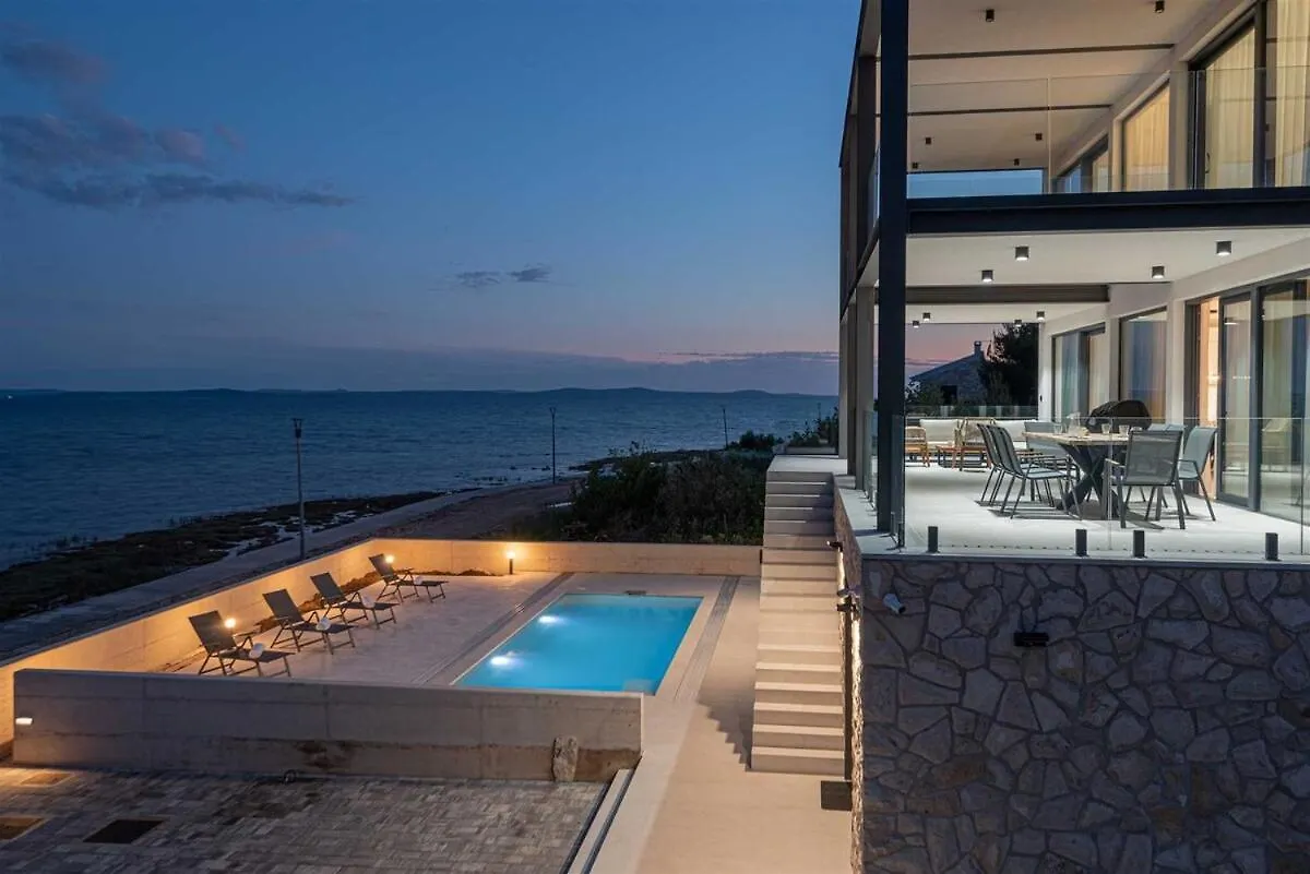 Villa Serena Luxury Seafront Escape With Pool Privlaka   Privlaka (Zadar)